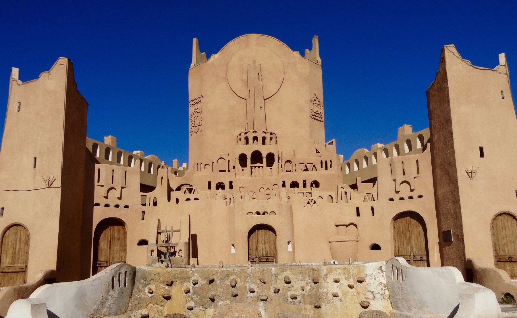 Explore the fascinating city of Amman, a city of contrasts where old meets new