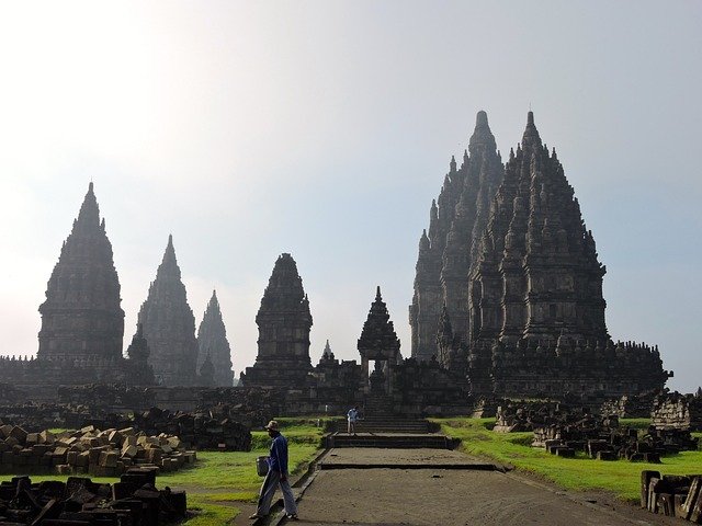 Explore Yogyakarta, the country's cultural capital, before visiting the nearby Hindu temples of Prambanan, a World Heritage Site