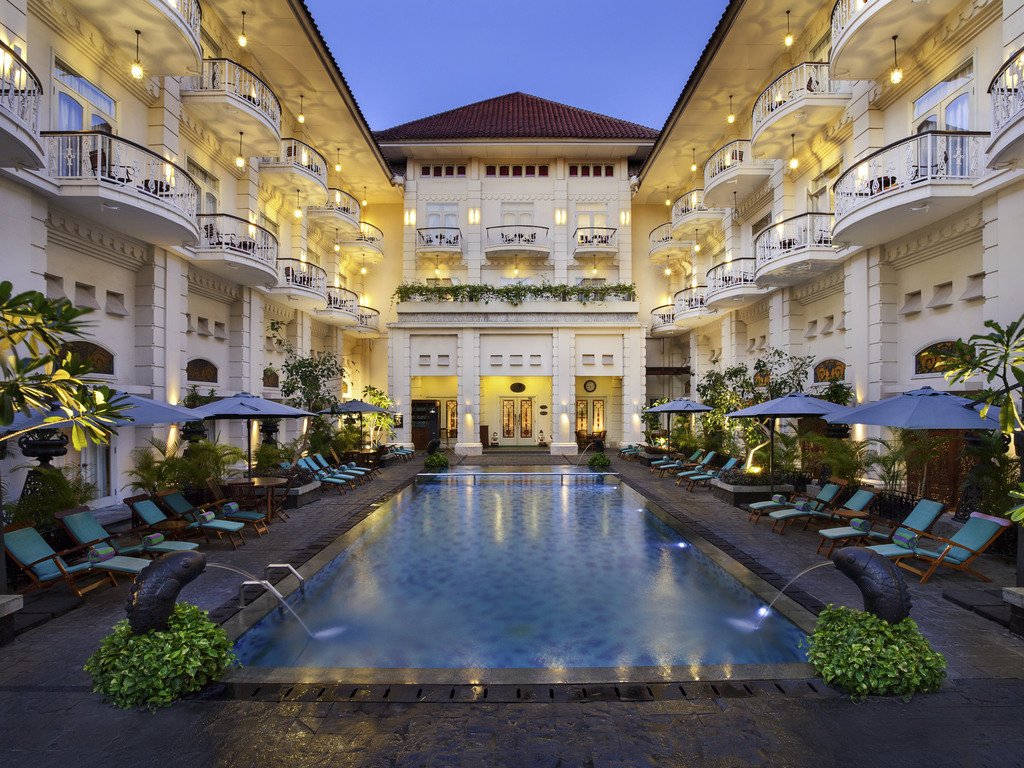 Discover Java travelling mostly by comfortable trains and staying in carefully chosen 4 and 5     star hotels, some dating from the Dutch colonial period