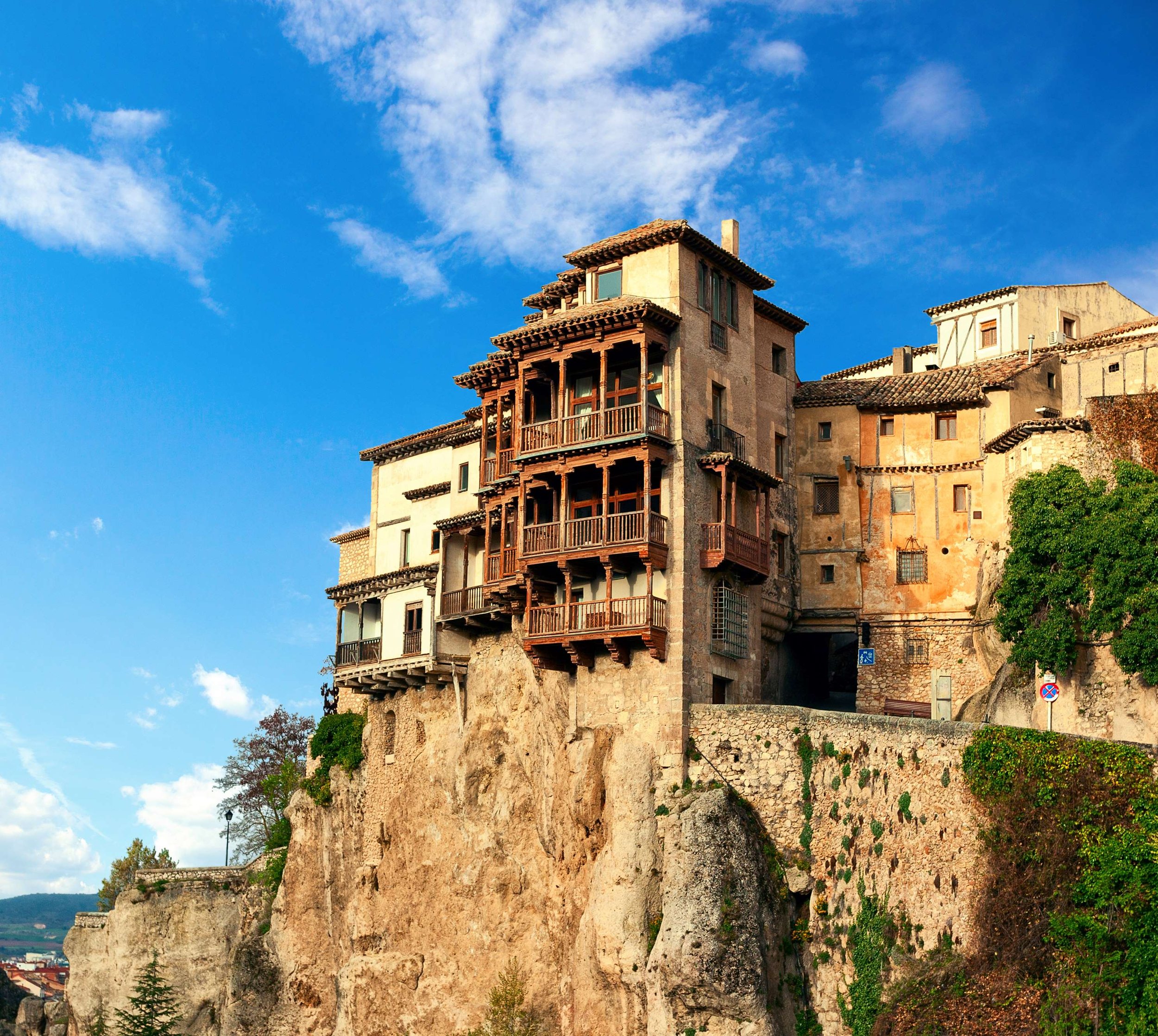 Travel in style and comfort by high-speed trains and staying in 4 and 5 star accommodation,     including some of Algeria’s top hotels