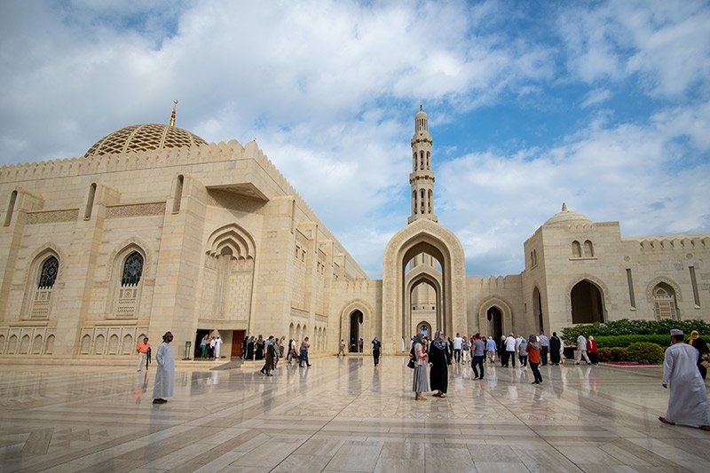 Wander in the atmospheric souqs of Muscat and Nizwa
