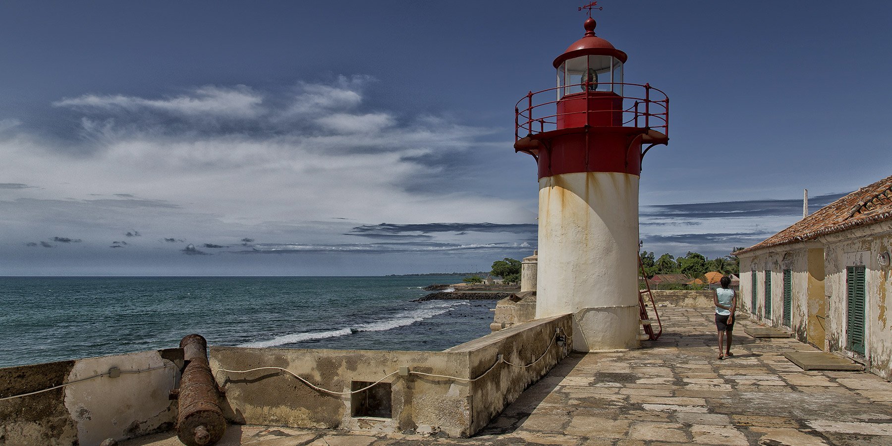 Discovered in 1502 by Portuguese navigator João da Nova, it later became a vital outpost for ships traveling between Europe and the East Indies.