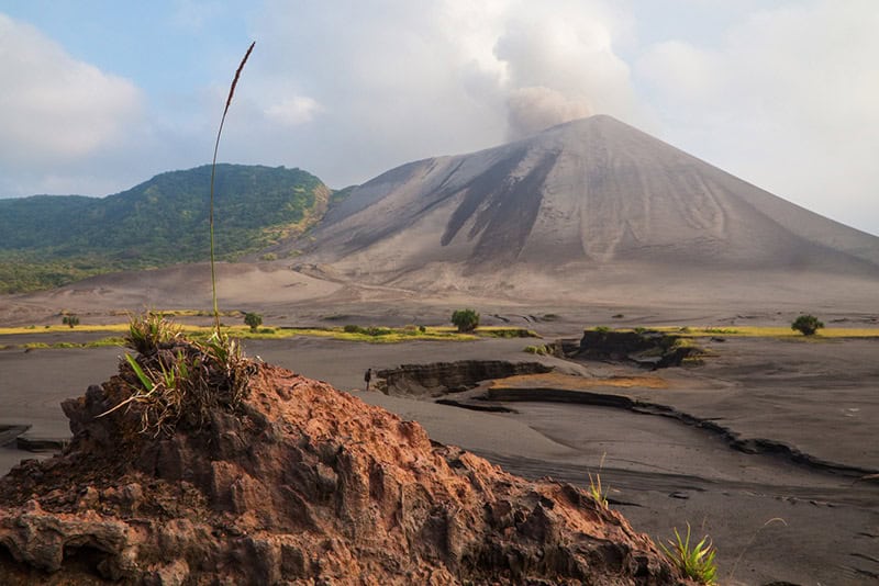 Stand on the edge of Mount Yasur, one of the world’s most active volcanoes – a thrilling, once-in-a-lifetime experience on Vanuatu’s Tanna Island.