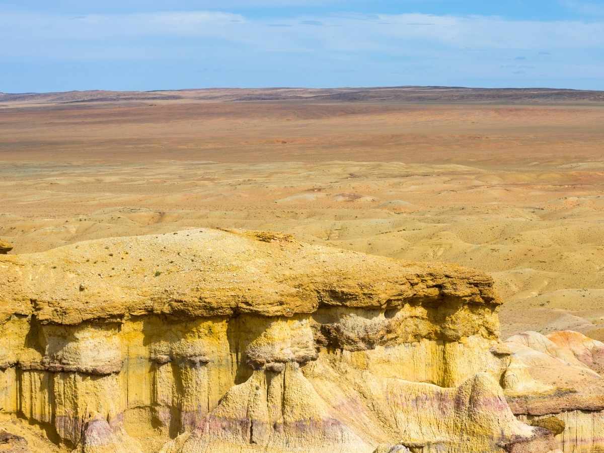 Bayanzag — Mongolia's Flaming Cliffs